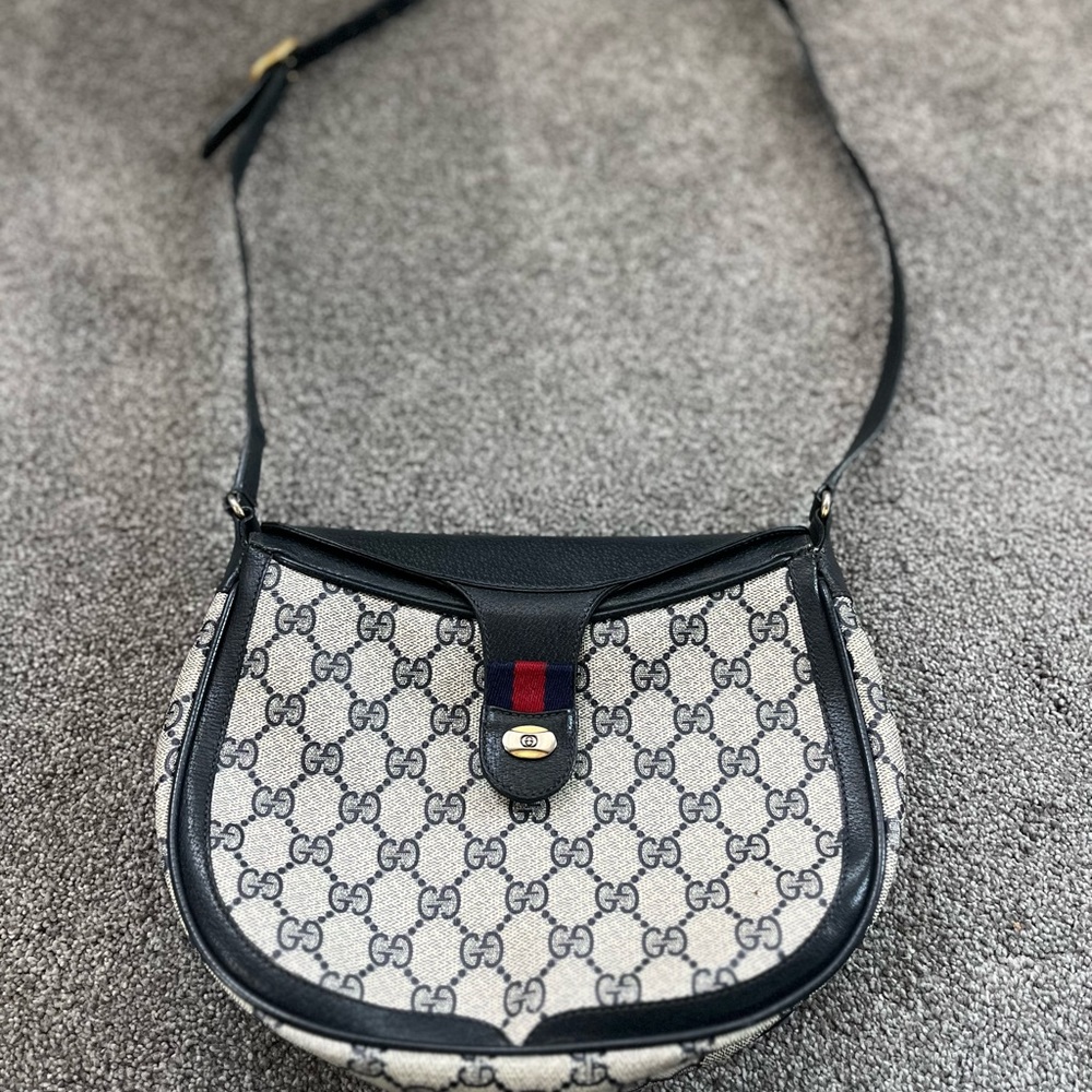 Vintage Gucci shoulder bag